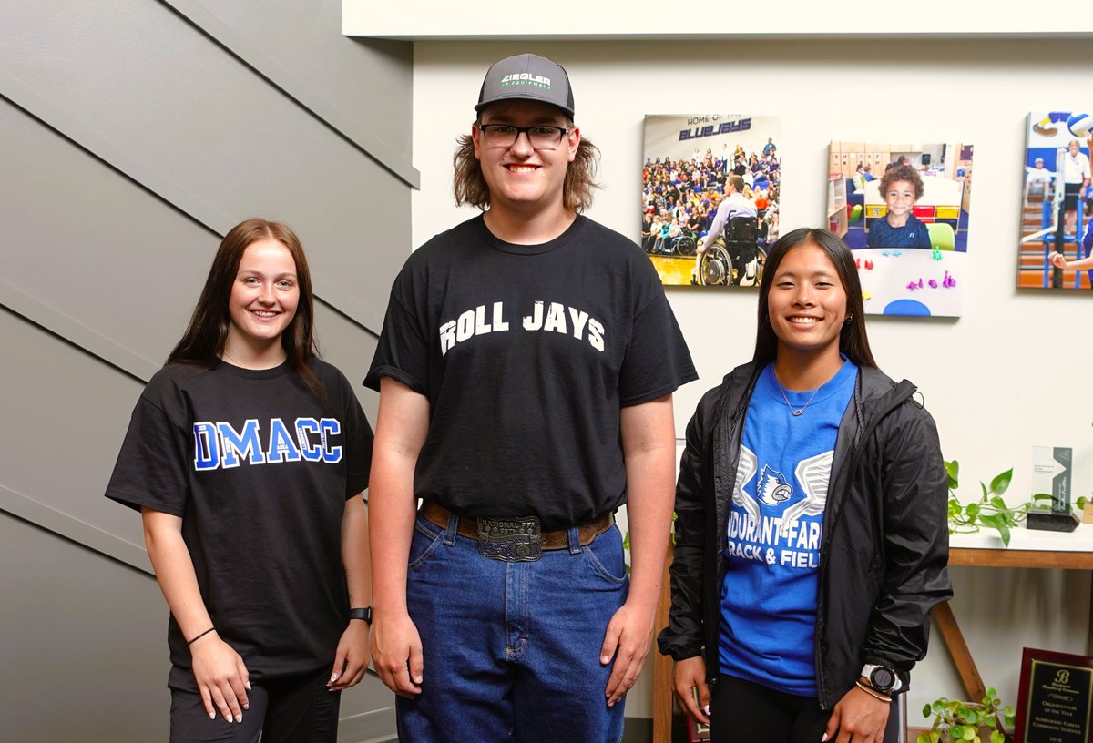 Bondurant-Farrar CSD (@bf_district) on Twitter photo Huge thanks to our amazing <a href="/BF_HighSchool/">Bondurant-Farrar High School</a> student internsโHaylee, Garrett & Claireโfor helping tell our story this year through videos, social media & more. Weโre proud of all youโve done! ๐ฅ๐
#WeAreBondurantFarrar ๐ Huge thanks to our amazing <a href="/BF_HighSchool/">Bondurant-Farrar High School</a> student internsโHaylee, Garrett & Claireโfor helping tell our story this year through videos, social media & more. Weโre proud of all youโve done! ๐ฅ๐
#WeAreBondurantFarrar ๐