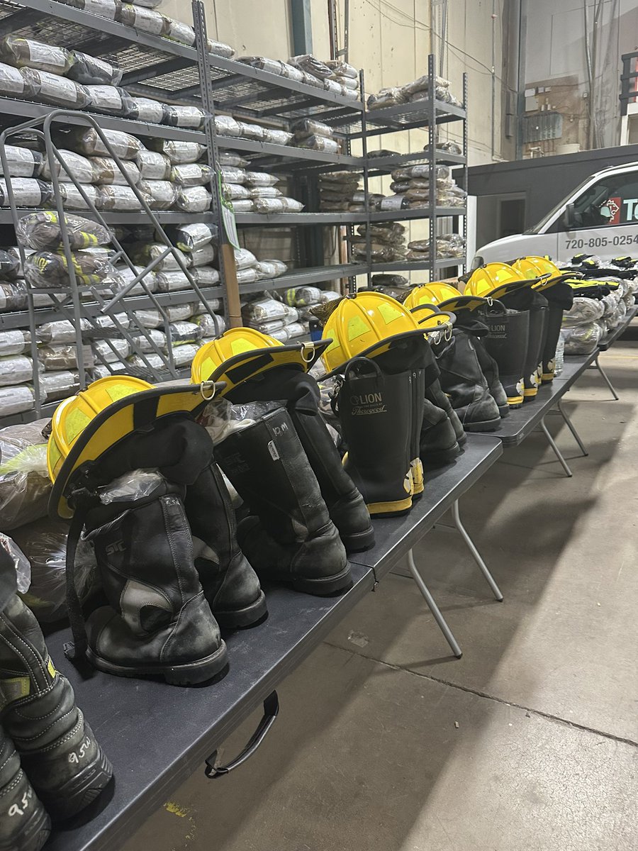 CaRetailers's tweet image. CRA's @RachelEMichelin and Sarah Pollo Moo toured TERSUS Solutions facility in CO to learn more about the exciting #innovation the company is doing working with #retailers & #brands to increase #repair #reuse #reduce #recycle in textiles. #SB707 #caleg @trellisgroup_ #circularity