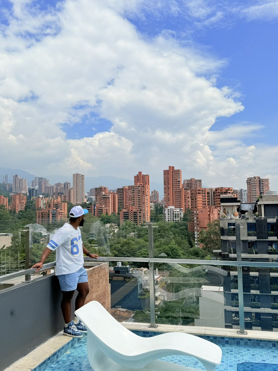 ShitREALHoe's tweet photo. I just left Colombia 🇨🇴 https://t.co/R15jSzXhF0