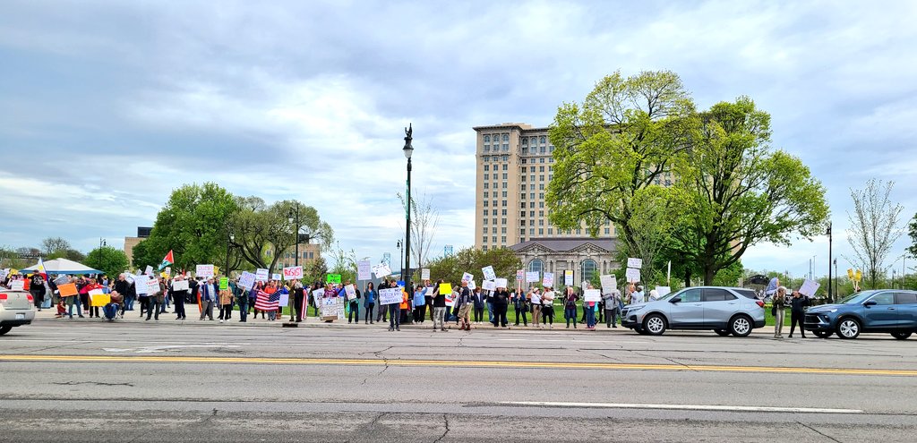 MeganDetroit's tweet photo. May Day in Detroit!! https://t.co/2bXovrfzBL
