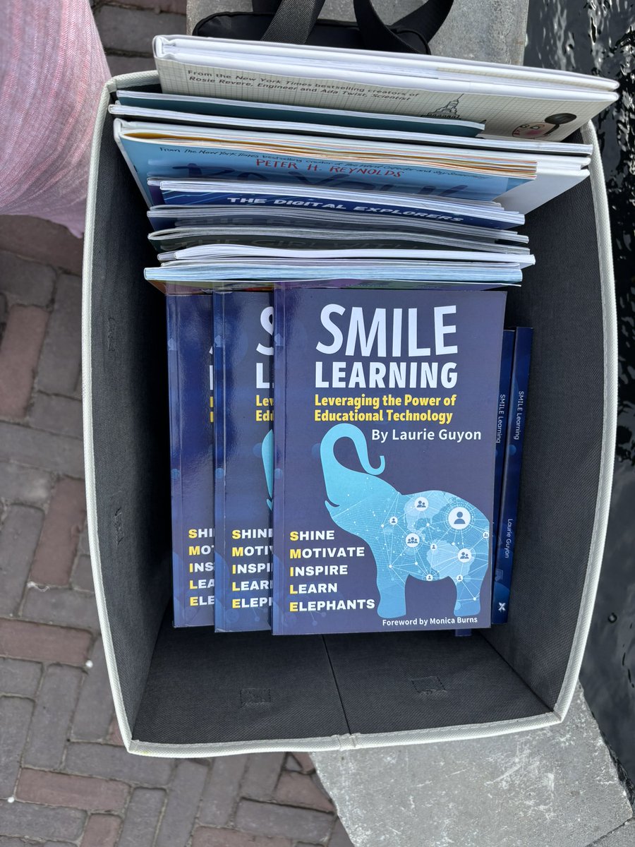 SMILELearning's tweet image. Ready to rock the #NYLA #SSL conference!  Got so many great books to share!!
#xfactoredu #SMILELearning #SMILEFactor