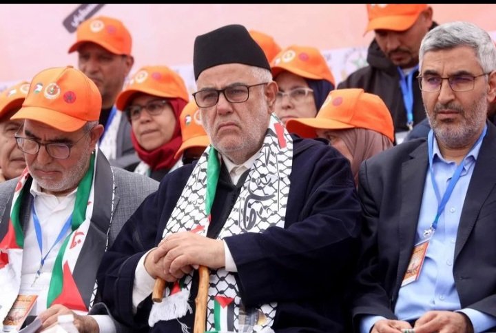 احنا ميكروبات وحمير لكن والله لا طلعتي على ضهرنا. 
#تازة_قبل_غزة يالله سركل...