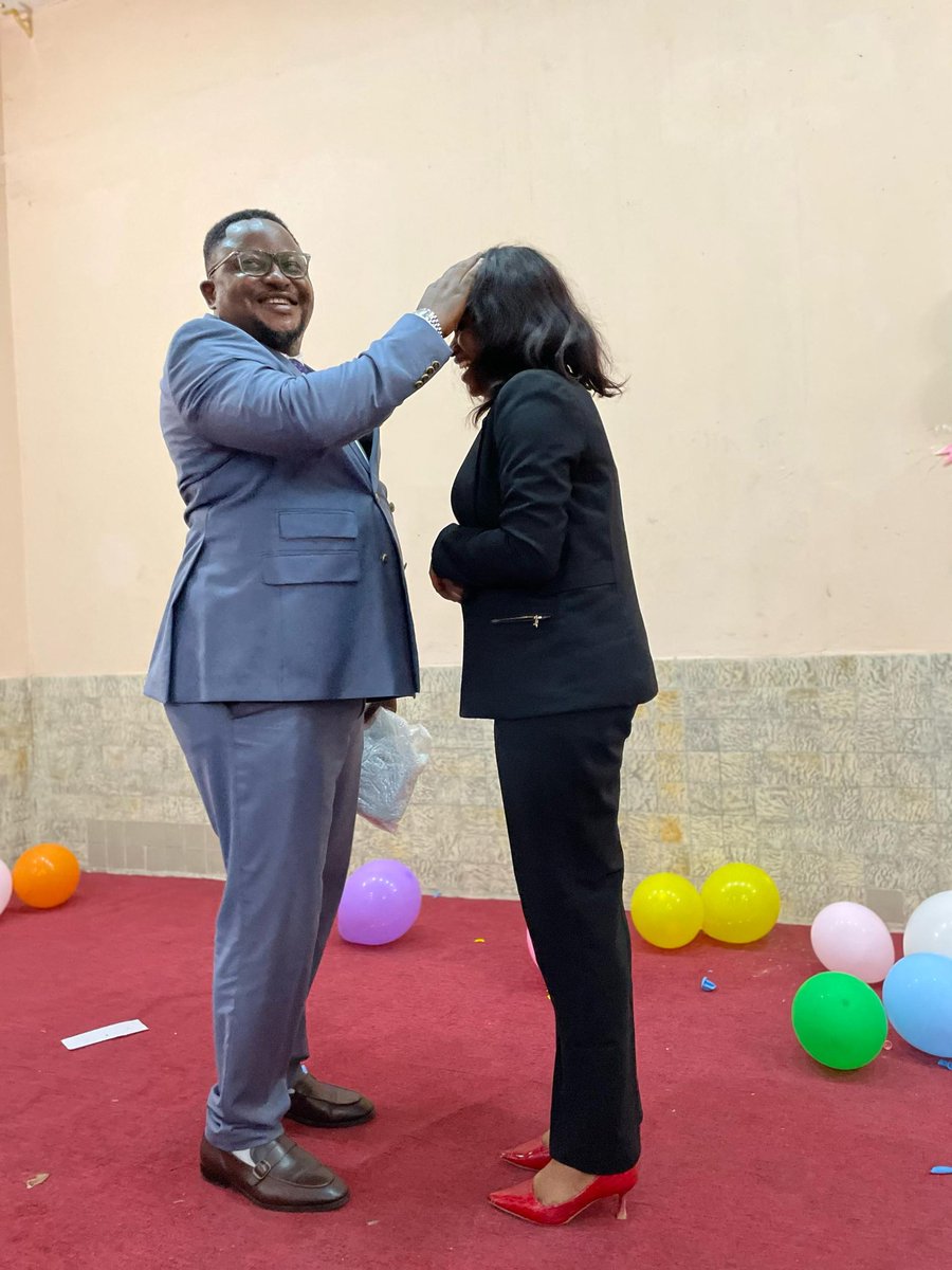 Je bénis aussi à pleine joie + 

Sans confusion. Merci