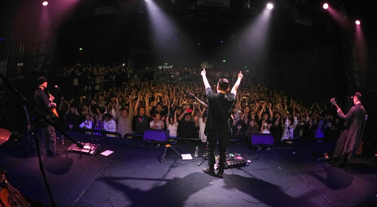 NineTreasures's tweet photo. 🔅Have you ever felt the floor shake beneath your feet when a crowd sings back every word?
Tell us—what’s your favorite Nine Treasures live memory?
📸: Hattoo Xatyy
#NineTreasures #FolkMetal #ThroatSinger #LiveShowEnergy #MetalCommunity #StageLife #ConcertConnection https://t.co/5XS3vWRftR