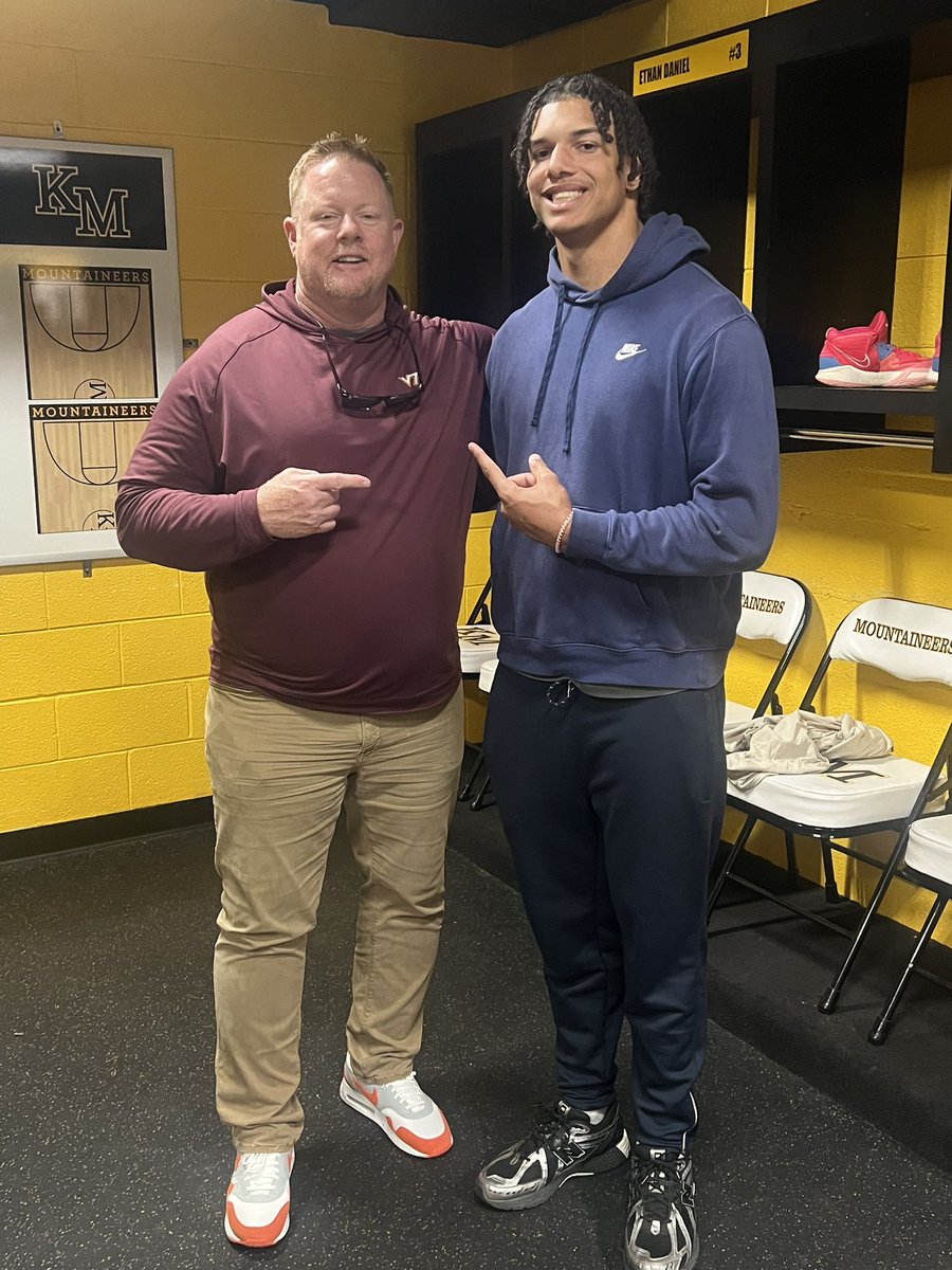 William “Tex” Vaughn (@williamvaughn99) on Twitter photo Appreciate <a href="/CoachShawnQuinn/">Shawn Quinn</a> for stopping in to see me today! #GoHokies
<a href="/coachbrentdavis/">Coach Brent Davis</a> <a href="/CoachPryVT/">Brent Pry</a> <a href="/coachstuholt/">Stu Holt</a> Appreciate <a href="/CoachShawnQuinn/">Shawn Quinn</a> for stopping in to see me today! #GoHokies
<a href="/coachbrentdavis/">Coach Brent Davis</a> <a href="/CoachPryVT/">Brent Pry</a> <a href="/coachstuholt/">Stu Holt</a>