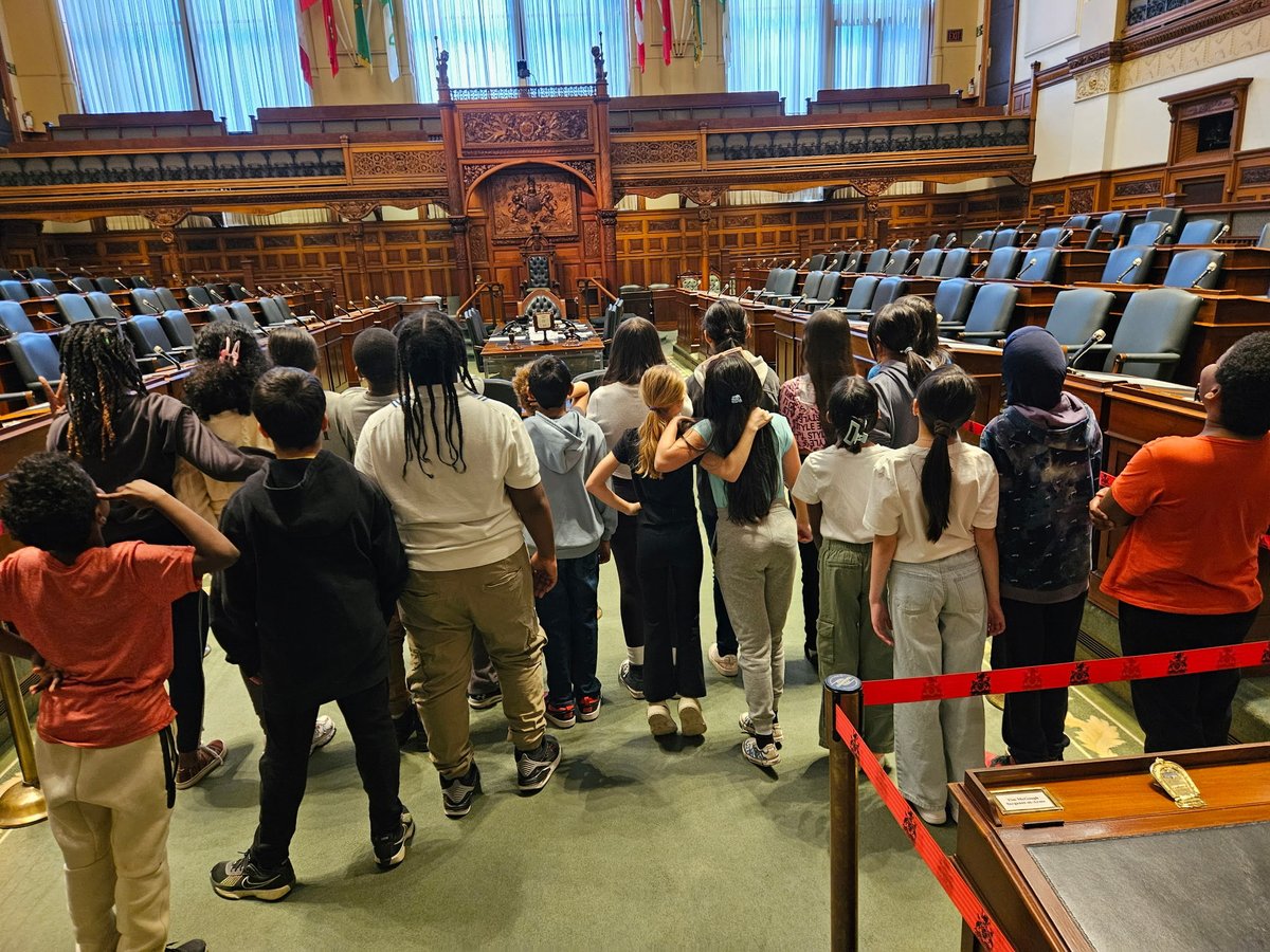 George Syme Gr.5 and 6 students went to Queen’s Park to learn about government and the structures in place to support democracy.