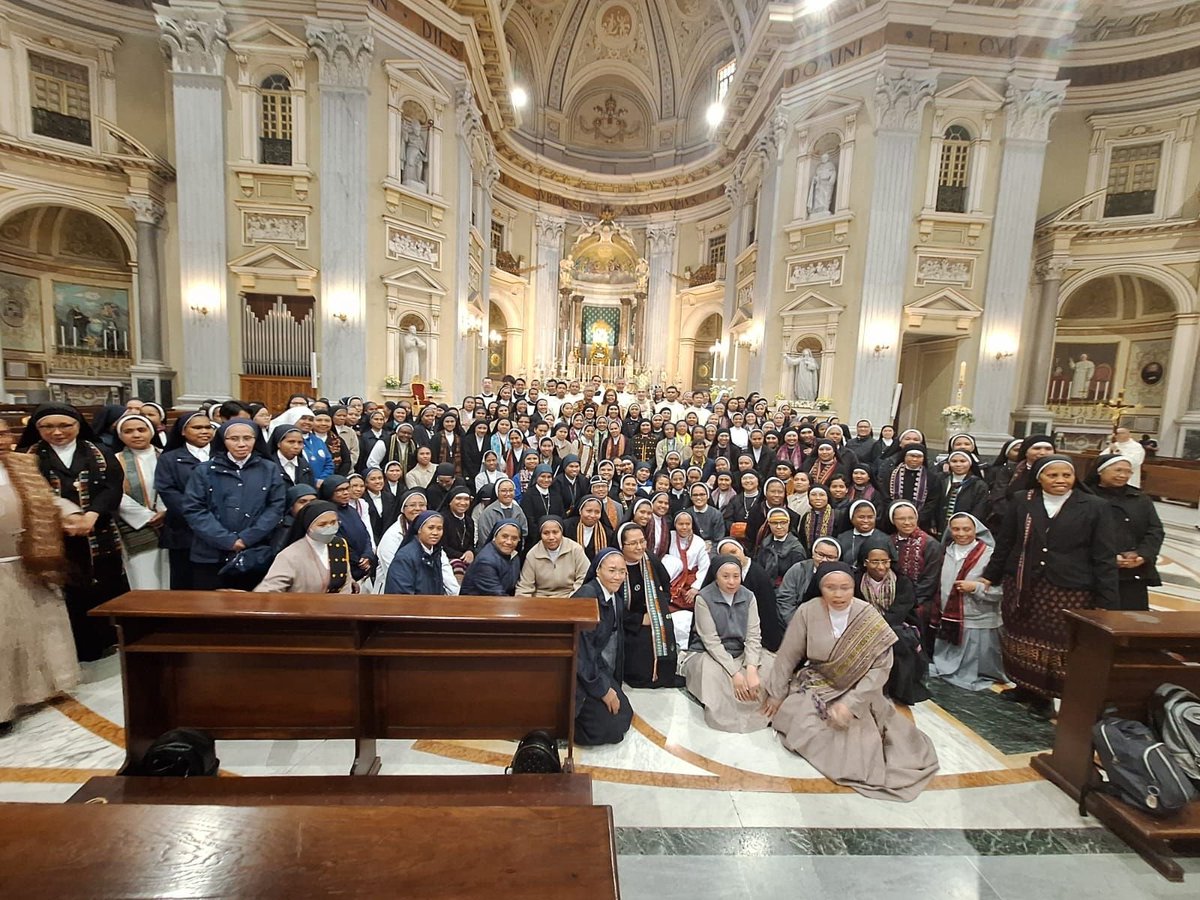 Perayaan Paskah bersama IRRIKA Napoli.