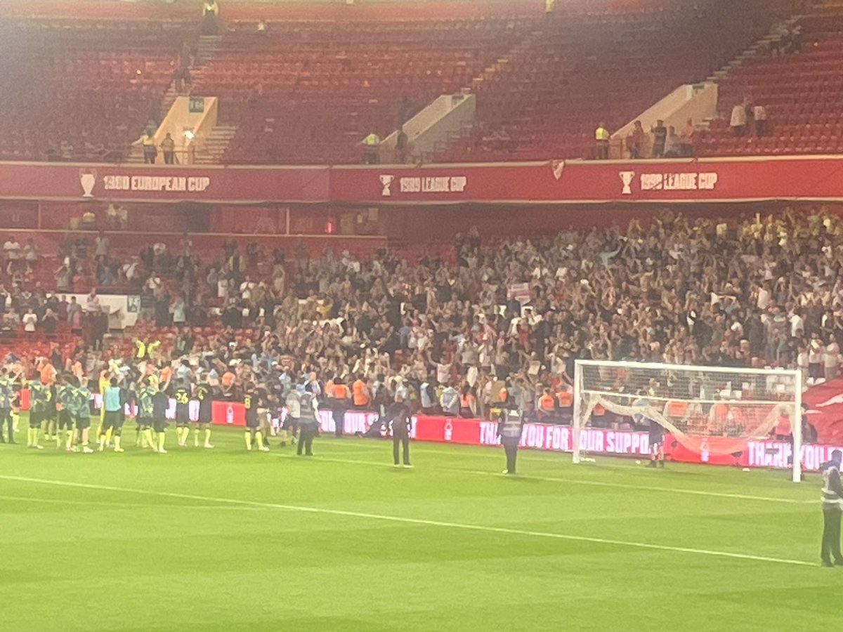 The team were superb tonight. This lot were brilliant too! Safe trip home 🐝🐝