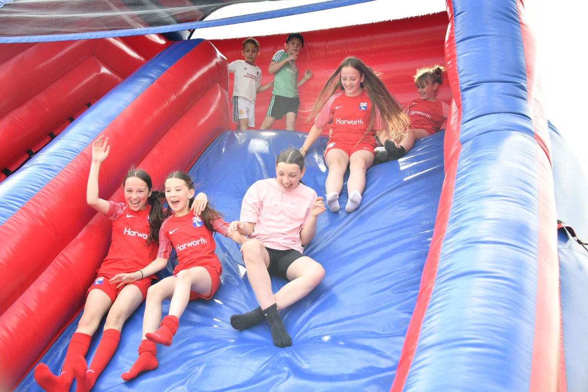 RMFC1919's tweet image. Sunday’s #TheRematch will have a face painter, ice cream van, bouncy castles, fire engine, Rosso Monkey, penalty shootout, half time dance performance, Barclays trial activity plus plenty of great raffle prizes to be won. Gates open at 12:00, kick-off at 14:00.

#UpTheRosso