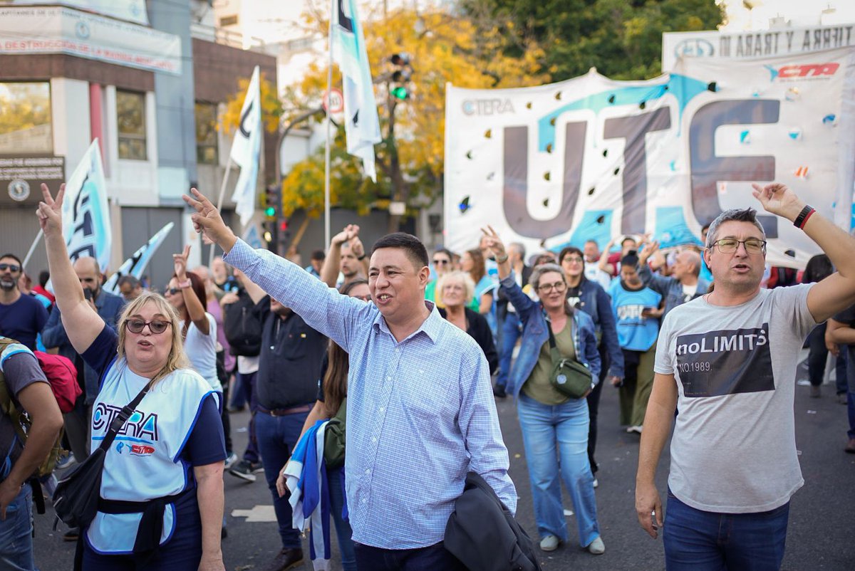 Otro Día del Trabajador en la calle. Otro día más peleando contra el ajuste de Milei, y contra los que quieren que los destinos de nuestro país, se resuelvan en las oficinas de Washington.