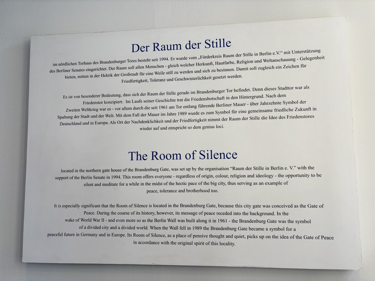 linkstopeace's tweet photo. The Brandenburg Gate was originally conceived as the Gate of Peace. Next to it now there is the Room of Silence. “The room offers everyone - regardless of origin, colour, religion and ideology  - the opportunity to be silent and meditate 

https://t.co/tRAlqr0BVv https://t.co/EOxmG7aMtA
