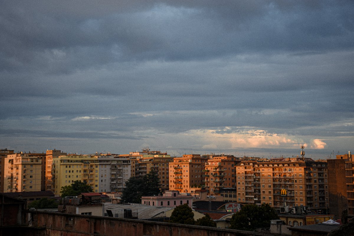 frisasteis's tweet photo. :: #italy #rome #italia #roma #streetphotography | #frisasteis https://t.co/6ivuWctZgT