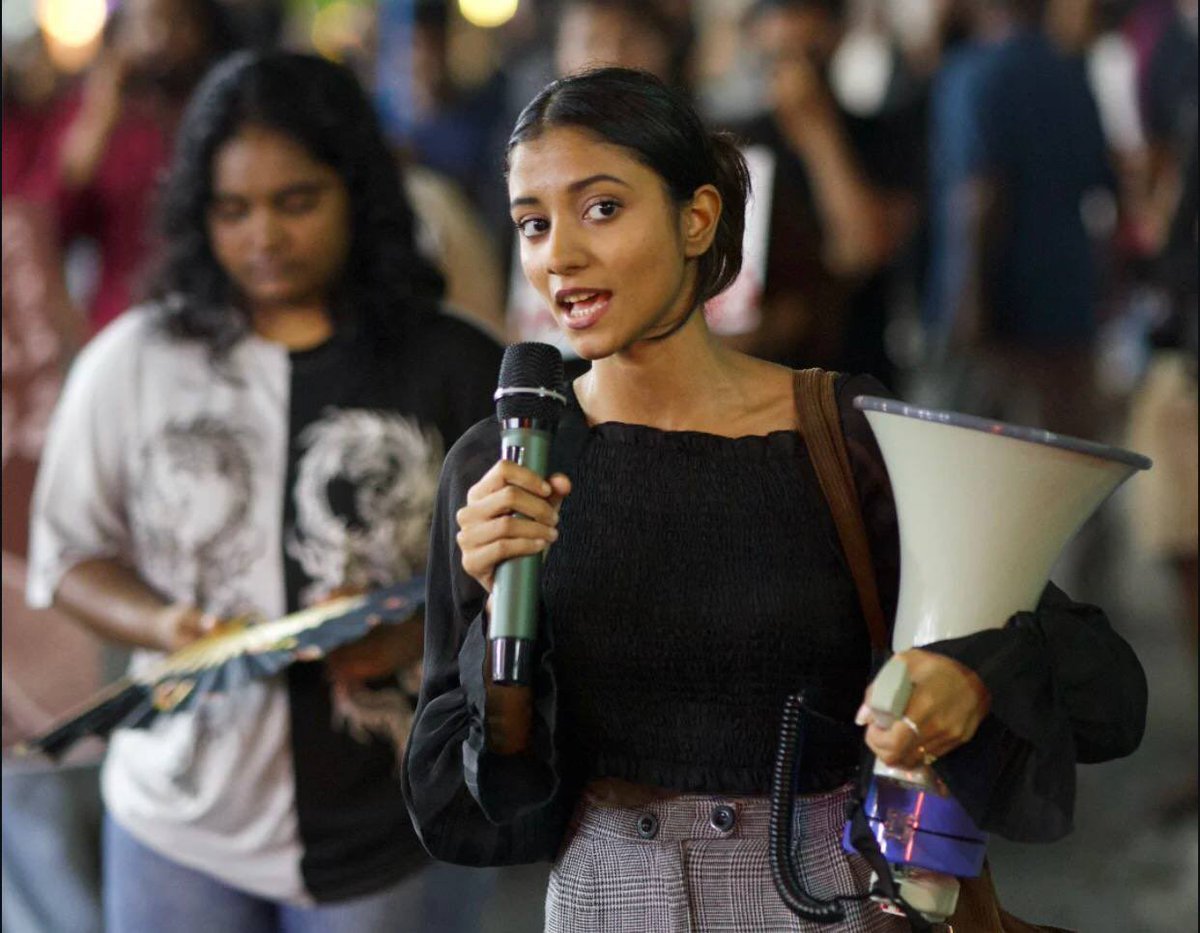 ހައްޔަރު ކުރިވަރަކަށް އިހްތިޖާޖު ވާނީ އިތުރަށް ވަރުގަދަ.  ތި ކުޅެވެނީ ގައުމުގެ ޒުވާނުންނާއި ކަންދަންނާތި. 
<a href="/MMuizzu/">Dr Mohamed Muizzu</a> <a href="/PoliceMv/">Maldives Police</a>