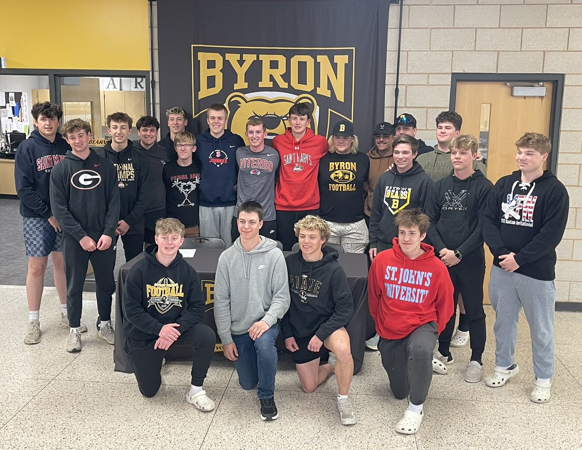 Cristina_BHS's tweet photo. Congratulations to Ryan Gordon for committing to further his academic and baseball career at @viterbovhawks @VHawkBaseball 
We are so proud of you! @ByronActivities @Byron_Base_Ball @ByronBearsHS https://t.co/Jl1o6c9AYG
