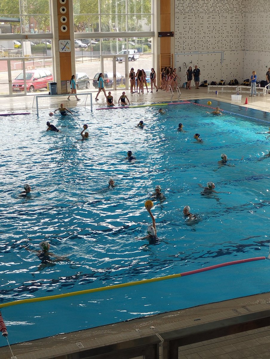 Primer día de <a href="/WSCLLORET/">WomenSpringCupLloret</a> de nuestras chicas <a href="/cnbadia/">cnbadia</a> :
INFANTIL 5-7 <a href="/cnmataro/">Centre Natació Mataró</a>
INFANTIL 8-9 <a href="/WAskartza/">Claret Askartza WP</a>
 CADETE 2-10 <a href="/CNAB_oficial/">Club Natació Atlètic-Barceloneta</a>

No pasa nada‼️‼️ Seguiremos luchando💚💛💪🏽🤽🏻‍♀️
#cnbadia
#waterpolo #waterpolpfemenino #tormeo #girls