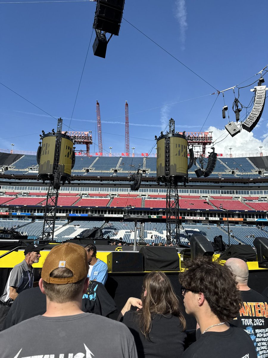 MasterChiefRTR's tweet photo. @weswyattweather turned into a beautiful day in Nashville for some Metallica! https://t.co/Exmq3YFdJu