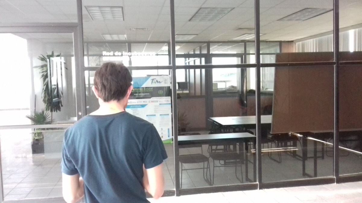 TalamaskaP's tweet photo. Hace algunos años, cuando era joven y no estaba tan quemado. https://t.co/tiXaJJI8jh
