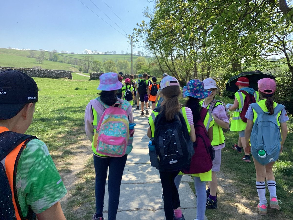 Group 1 have had great fun adventuring out to Janet’s Foss and Gordale Scar. They’ve learnt lots about their features and how they link to Year 5’s learning about rivers! 🌈