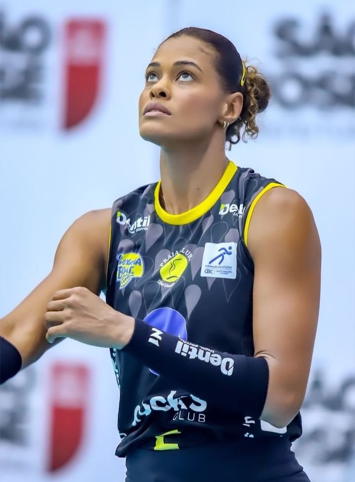 Adenízia Silva foi eleita a melhor central da Superliga Feminina 💛🖤

#VoleiNoSportv