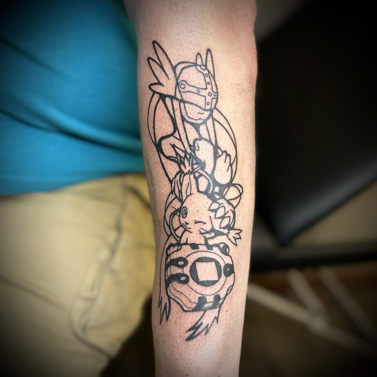My largest piece yet! I had so much fun with this one 🥳. Shading and coloring coming in a few weeks!

I still have availability tomorrow and Saturday, send me some ideas or shoot me a DM if you wanna book;) 

#tattooapprentice #tattoodesign #digimon #tattooapprenticeship