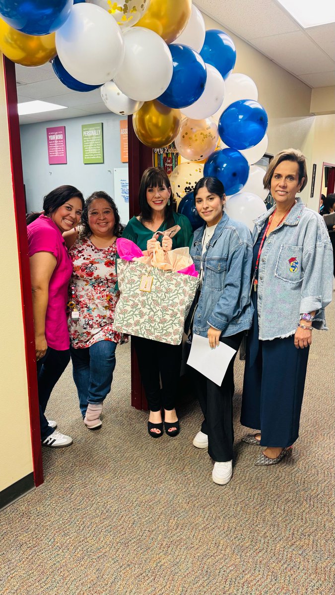 scholarpride's tweet photo. Happy #PrincipalsAppreciationDay to our amazing principal Mrs. Rodriguez!
Your leadership, heart, and dedication inspire us every day. Thank you for making our school a place where everyone feels seen, supported, and valued! https://t.co/1K4ZI1F5Nz