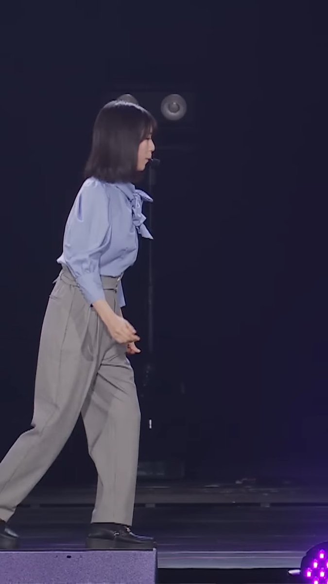 増田三莉音 ベンチコート焦がしたり、退場するときにコケたり