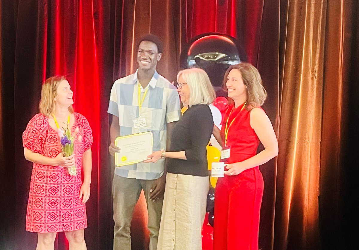 What a wonderful experience today presenting alongside Jorge &amp; Karina from <a href="/PPW_AACPS/">PPWs AACPS</a> at <a href="/MELLFIN2014/">MELLFIN</a>! Proud to share our insights on effectively engaging with our #AACPSFamily. 💙
#BelongGrowSucceed <a href="/AACountySchools/">AACPS</a>