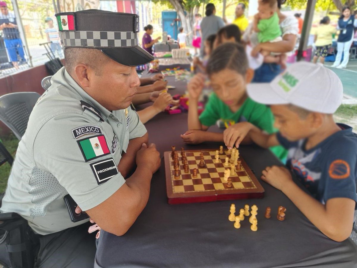 La #GuardiaNacional realiza actividades de labor social instalando módulos de peluquería y de actividades lúdicas en apoyo a la población más vulnerable del municipio de Nacajuca #Tabasco. #LaGuardiaNacionalEstáContigo 
Somos #GuardianesDeLaSoberanía