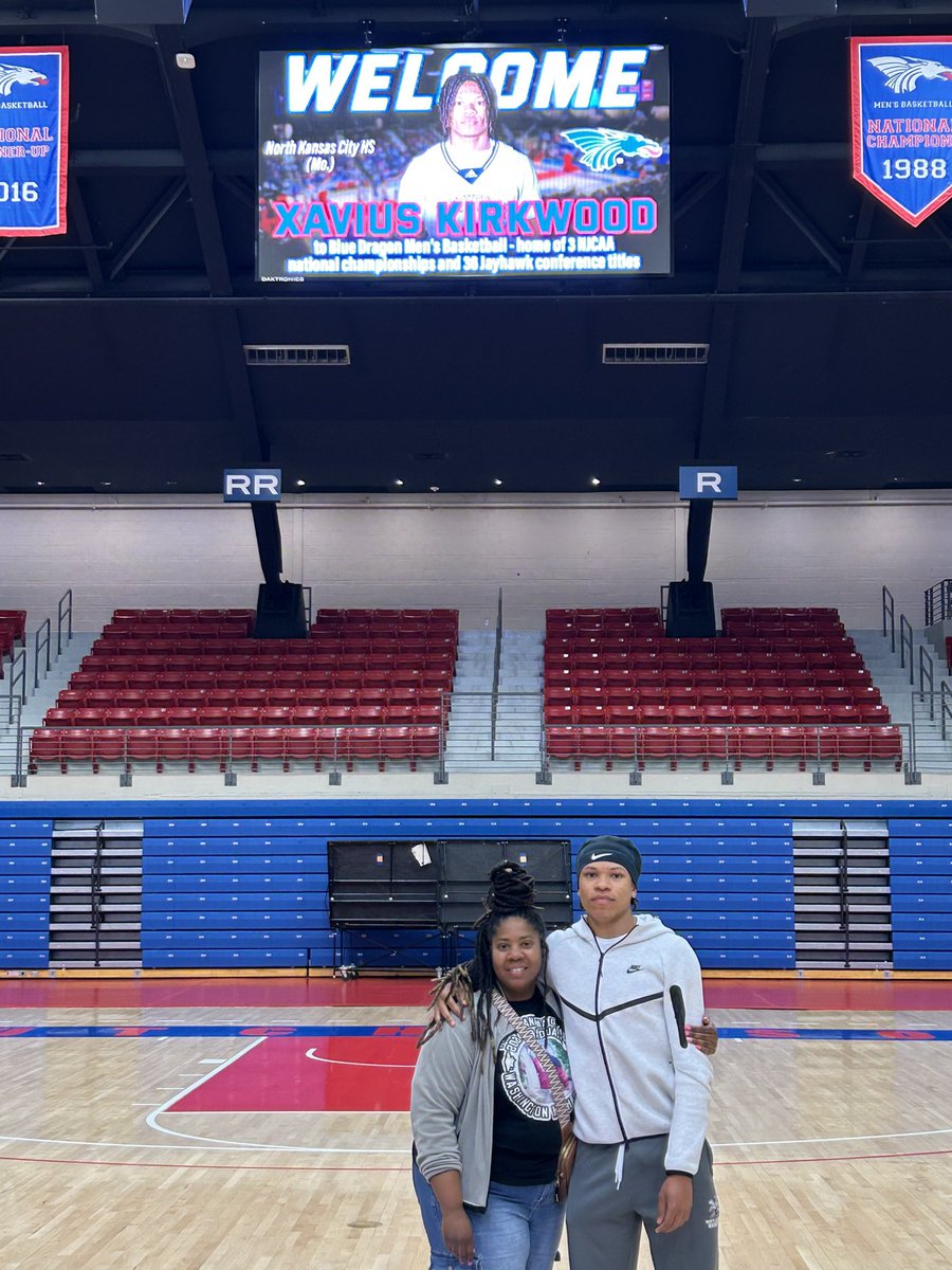 After a great visit to Hutchinson CC I am blessed to receive my 4th offer! #gobluedragons? <a href="/NKCBasketball/">NKCHoops</a>