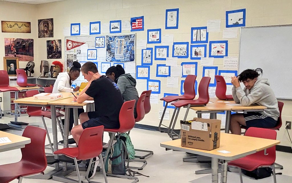 mrskjeter's tweet image. A HUGE shout out to Mr. Lowery- @chslowery and his AP US History students! AP exam study sessions before and after school. Preparation is key!🔑💪🏾
Just in case you haven't heard, WE are going #AllTheWayUp! ⬆️⬆️
@MrsTNicholson @RichlandTwo