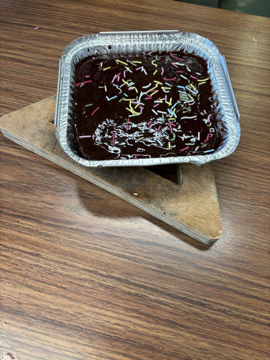 Oreo cake #bakingclub only 3 ingredients and then a delicious ganache on top! #welldone #yummy