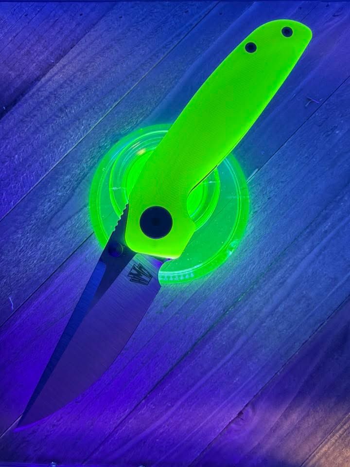 HMC_MFG's tweet photo. Did you know there are glow in the dark transients?
Thanks to Rob H for posting in the Dungeon.
#hmc #transient #dayglow https://t.co/w2hnHkq01y