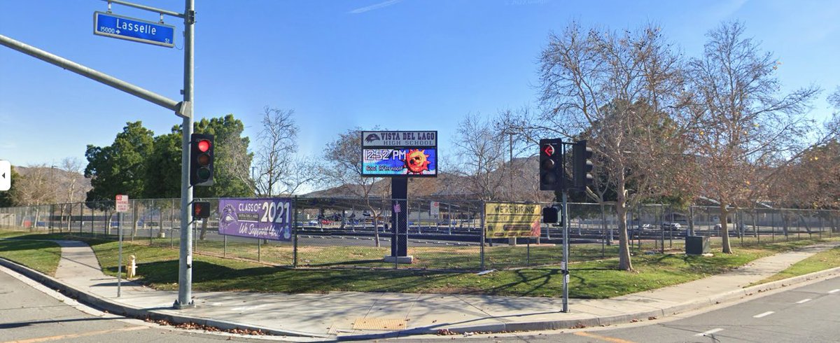 AssignEditorGuy's tweet image. #MorenoValley #VistadelLagoHighSchool goes on #lockkdown after student spotted with "gun" on campus. The weapon turned out to be an airsoft gun.
@RSO
says the student was arrested for battery and displaying an imitation firearm at school & taken to juvenile hall.