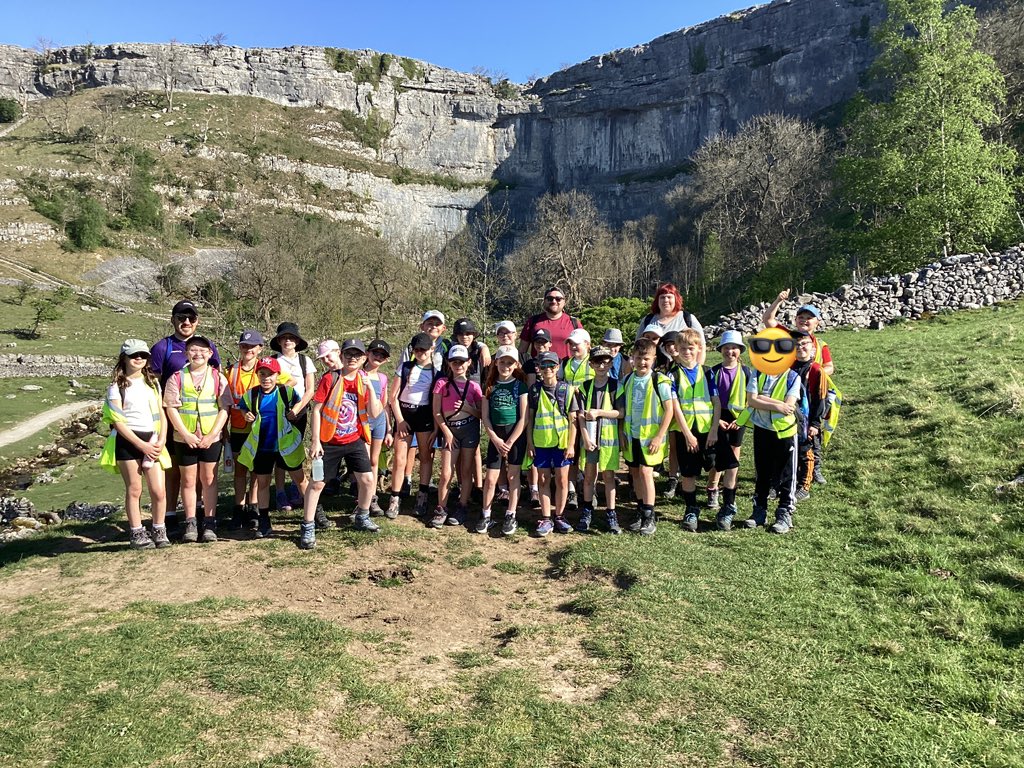Group 2 had their turn to venture to and up Malham Cove this morning! A determined growth mindset shown by all when heading up the steps! 🌈