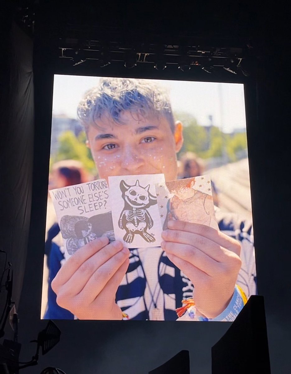 alex ⊬ tweet media