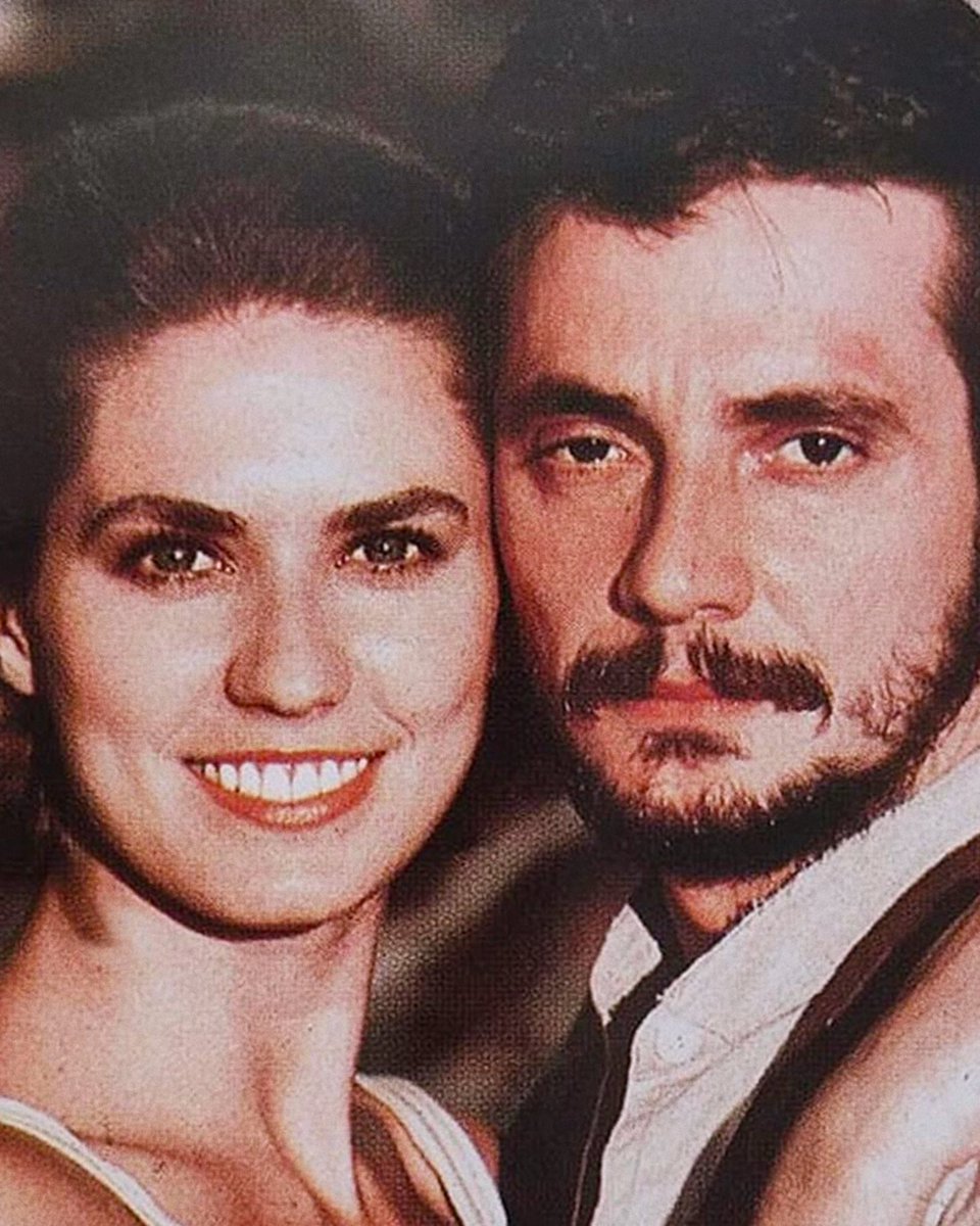 docepillar's tweet photo. patricia pillar e fábio jr na novela “roque santeiro” ✨ (1985). 

disponível no globoplay. https://t.co/tqS16l3Kb3