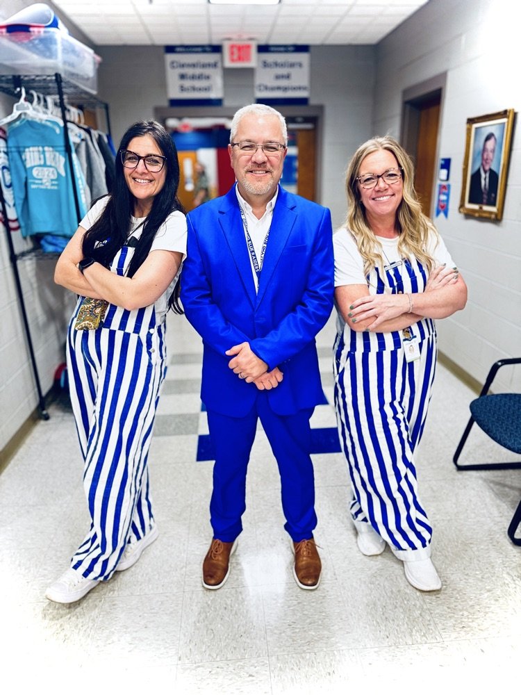 🗣️Happy School Principals’ Day, Mr. Akiona! 👏

❤️Heroes don’t always wear capes—sometimes they hold megaphones in the car line, greet every student by name, &amp; lead with a quiet strength centered on service🦸🏻‍♂️

👉🏼Because of you, it’s always a great day to be a Raider. 💯