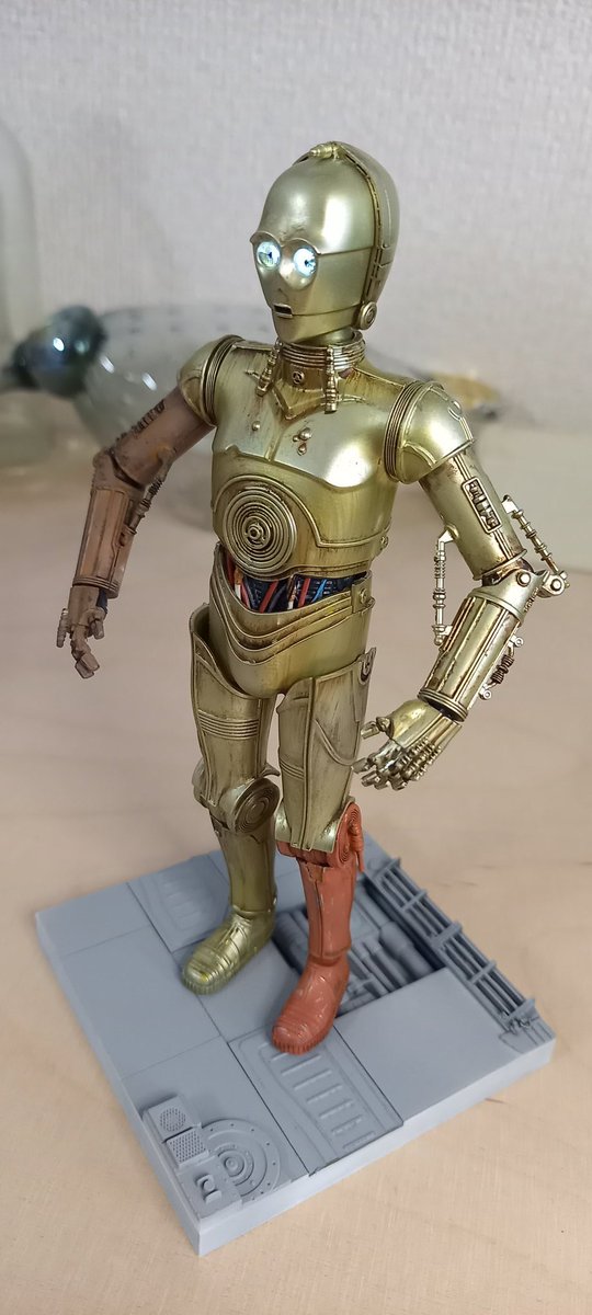 apam27's tweet photo. #バンダイ #BANDAI #スターウォーズ #StarWars #C3PO 

C-3POがザックリかたちになったのでベースをミキシングしてみました(*´ー｀*)どんな色にしよう？ https://t.co/gP69Vs1iDS