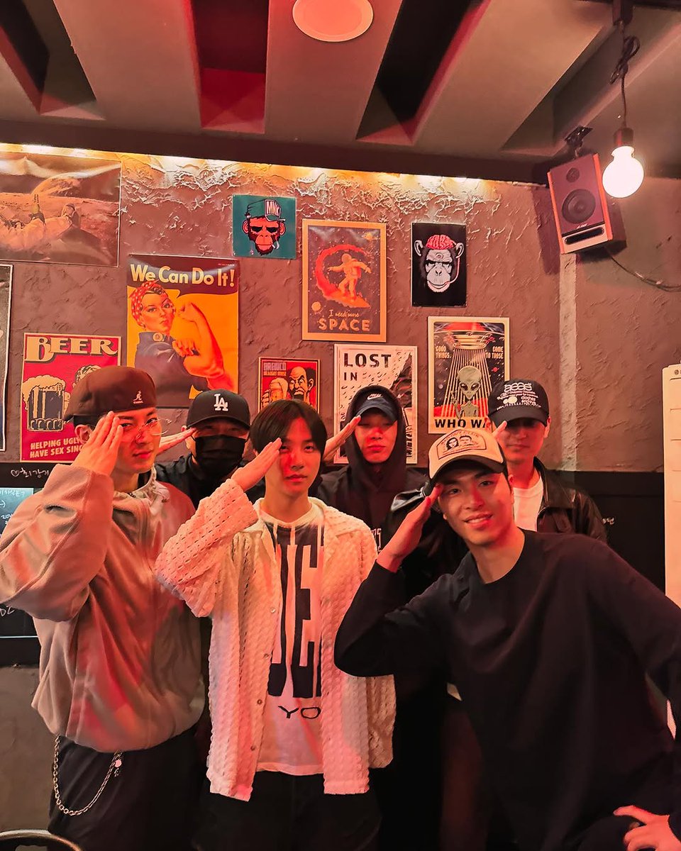 3 PHOTO OF iKON FULL MEMBERS 😭❤️