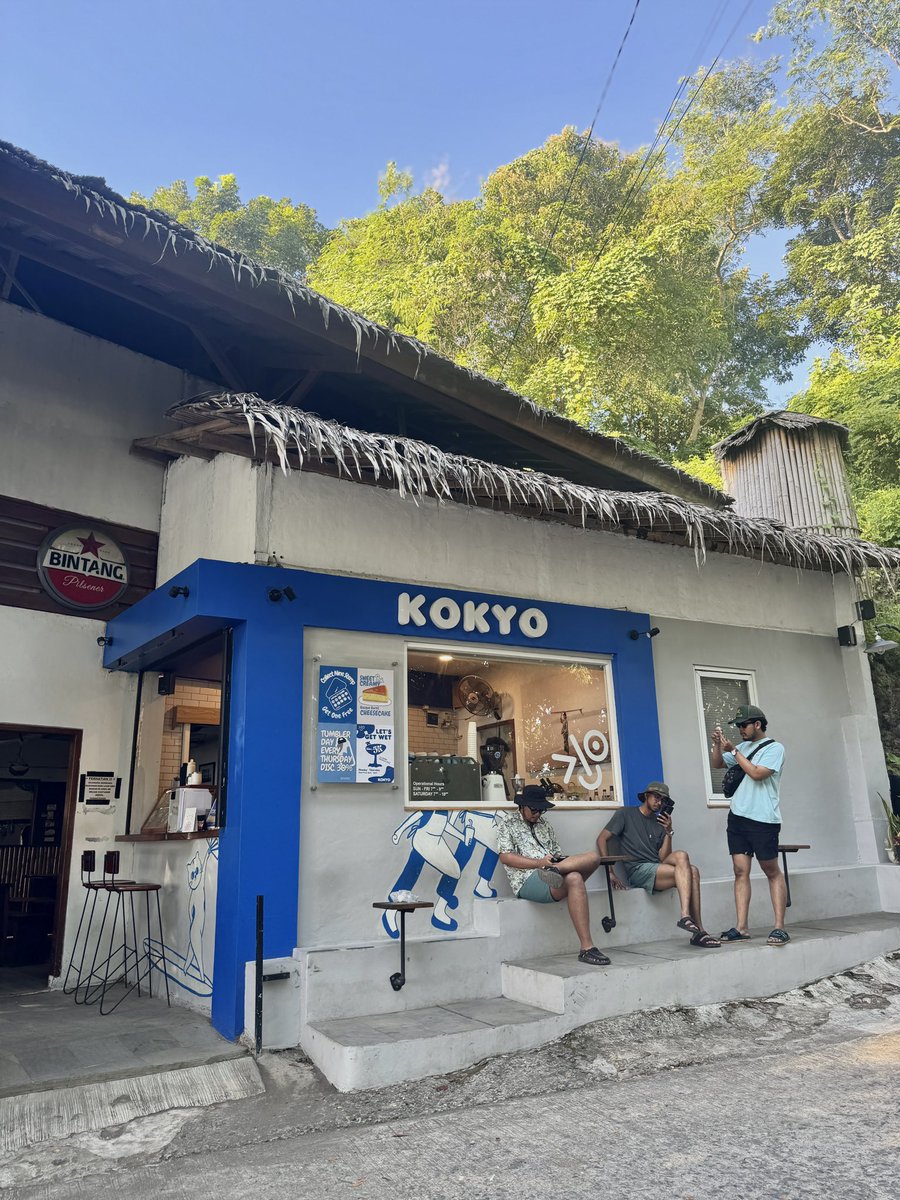 sellaps's tweet photo. Seumur-umur ini first time ke batu karas, nyobain kopsus yg agak mencolok mata soalnya eyecatching bgt udah keliatan dari jauhhhhh big tempatnya wkwk, surprisingly enak loh👀✨ https://t.co/YFQnNYPc73