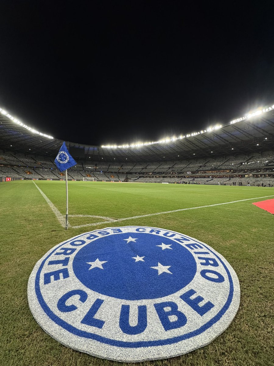 Cruzeiro's tweet image. Noite de Copa! 🏟️

Tudo pronto no palco de hoje! 🦊

#CRUxVIL #ReiDeCopas