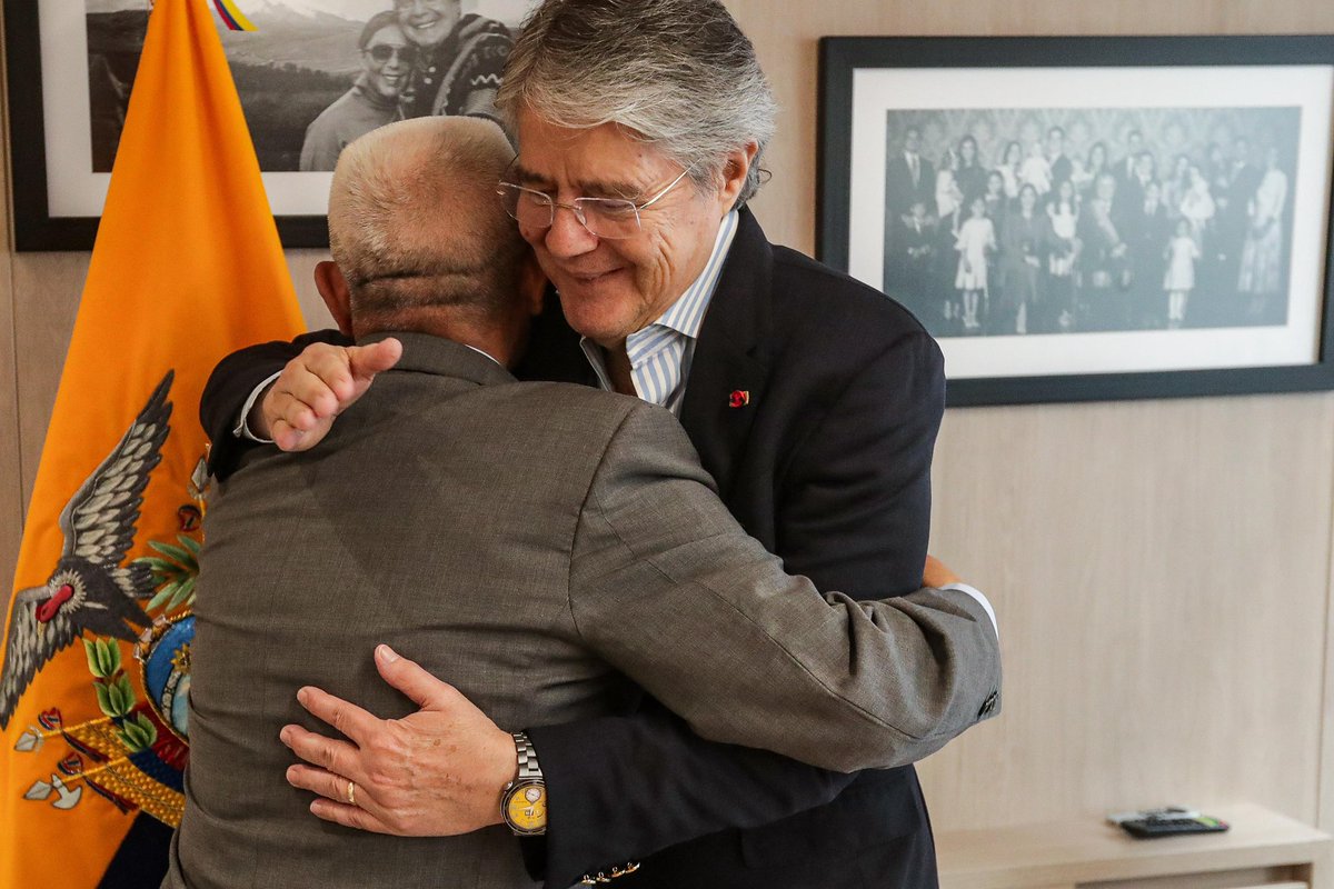 LassoGuillermo's tweet image. Hoy recibí al embajador de China en Ecuador, Chen Guoyou, quien pronto concluirá su misión diplomática.
Conmemoramos el primer año del Tratado de Libre Comercio, negociado y firmado con visión de Estado, que nos conecta con un mercado de 1.400 millones de consumidores.…
