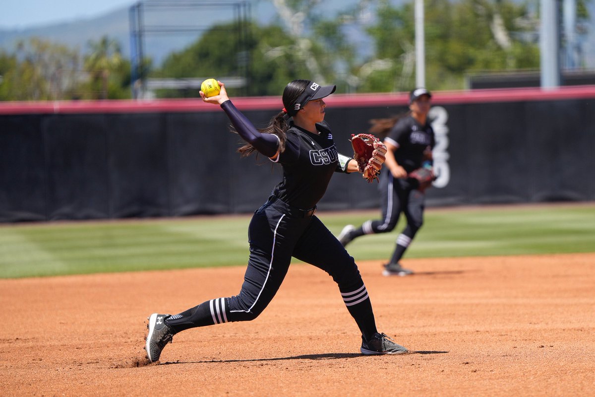 JNIEL8's tweet image. Happy #LeiDay 🌺 🤙🏾🥎 @jadynkiyoko3 @GoMatadors @CSUNSoftball #AAPI #Asian #PacificIslander #Month 🇬🇺 🇯🇵 🇵🇭 You Rep your #Nationalities 💯💯💯 @BigWestSports