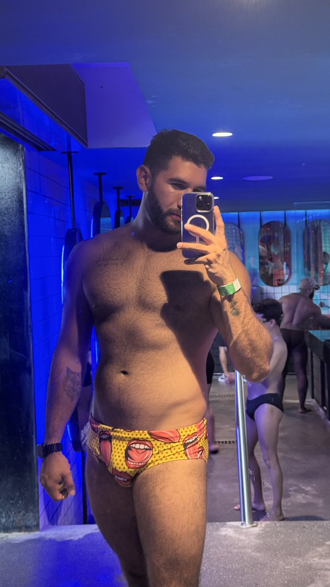 👅👅
