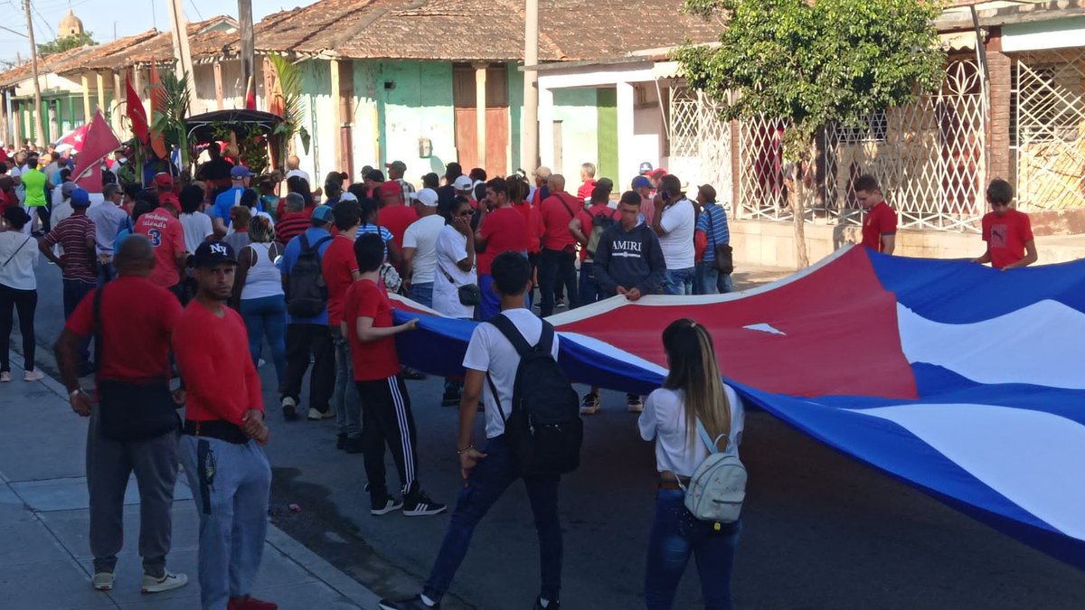 <a href="/DiazCanelB/">Miguel Díaz-Canel Bermúdez</a> Desde #CienfuegosXMasVictorias marchamos todos .. en Palmira, dimos el SÍ por la Revolución y al concepto de #Fidel
La historia nos demuestra que somos de Patria o Muerte 👏
No fallaremos jamás... #Cuba y su pueblo presente 👏❤️🎊🎉🇨🇺
#PorCubaJuntosCreamos 
#YoSigoAMiPresidente