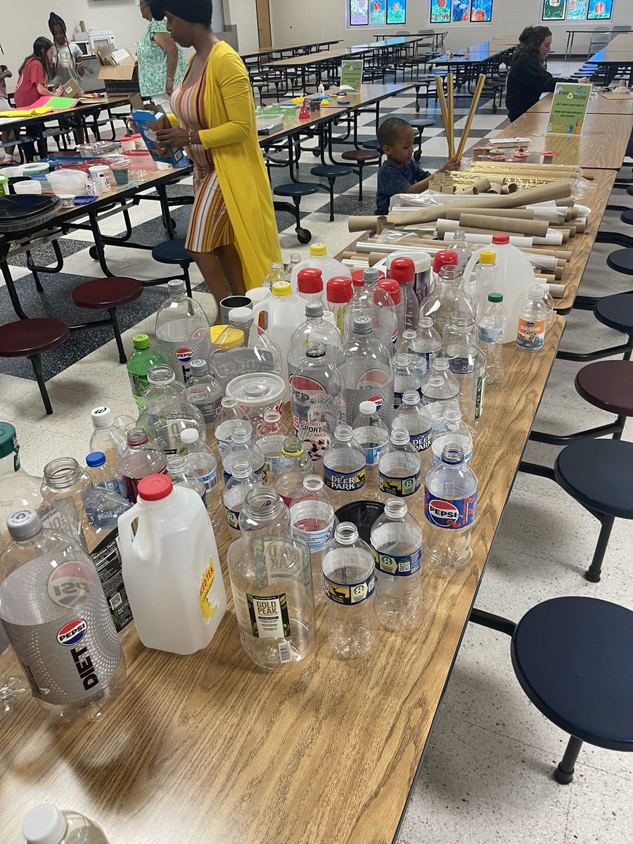 Booker T. Washington Elementary (@wearebtwe) on Twitter photo Young Scientists Expo presented by 5th grade students <a href="/WeAreBTWE/">Booker T. Washington Elementary</a> . 🥼🔬🔭 #SPSCreatesAcievers
#WeAreBTW Young Scientists Expo presented by 5th grade students <a href="/WeAreBTWE/">Booker T. Washington Elementary</a> . 🥼🔬🔭 #SPSCreatesAcievers
#WeAreBTW