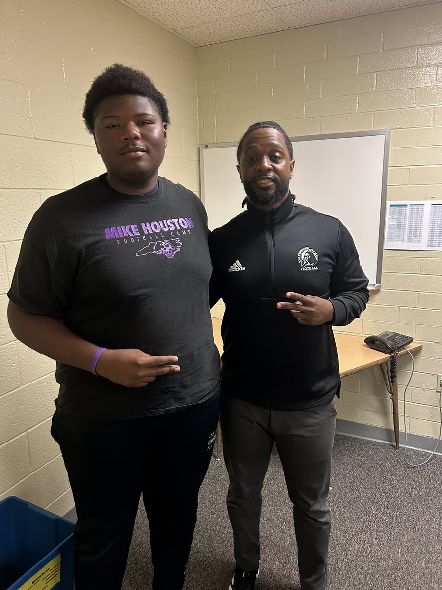 clarence gilliam (‘26) (@clarencegjhr) on Twitter photo Had a great time talking and building a bond with coach <a href="/LeonEasonJr1/">Leon Eason Jr</a> from <a href="/UNCP_Football/">UNCP Braves Football</a>! Thank you so much for stopping by and I look forward to seeing you June 13th! Had a great time talking and building a bond with coach <a href="/LeonEasonJr1/">Leon Eason Jr</a> from <a href="/UNCP_Football/">UNCP Braves Football</a>! Thank you so much for stopping by and I look forward to seeing you June 13th!