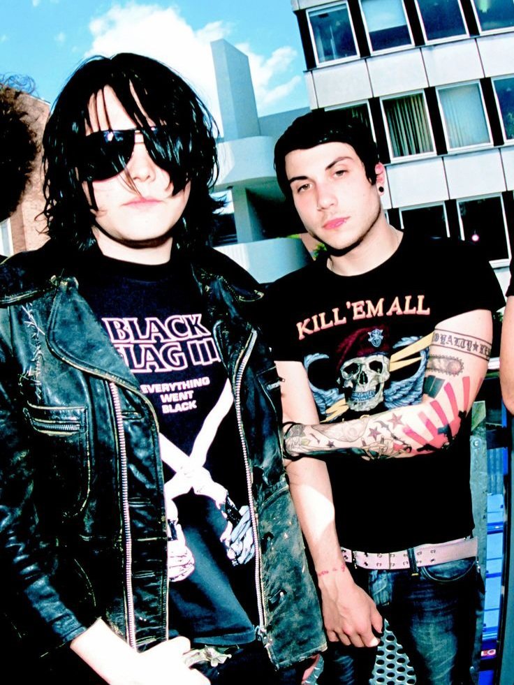 frerard_daily tweet picture