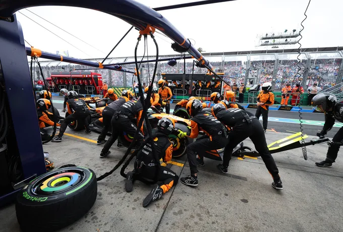 McLarenF1_News's tweet photo. 🚨 The FIA is set to raise the pitlane speed limit at some Formula 1 races this year as part of an effort to increase the likelihood of more pitstops.

A 20km/h increase would mean a 5-second time reduction per pitstop.

[@wearetherace] https://t.co/1JmYz5G8dx