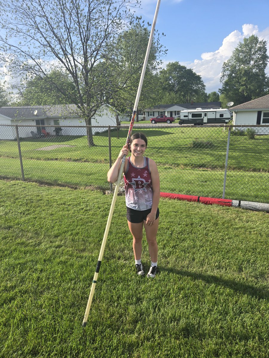 *NEW SCHOOL RECORD ALERT*

Analisse McLain clears 10'3" to break her own school record and wins the Nashville Invitational. Congratulations, Analisse!